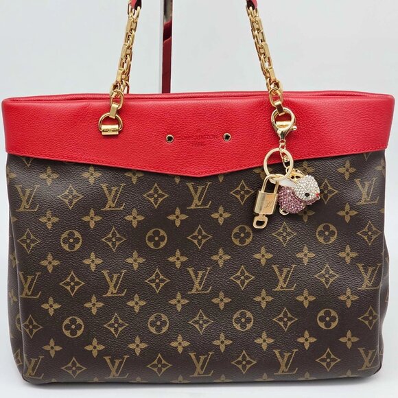 Authentic Louis Vuitton Lock & Key with unbranded Rhinestone Rabbit Bagcharm - Picture 9 of 9